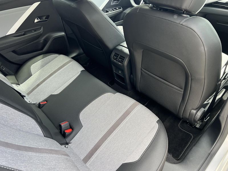 Opel Astra 1.5 D ST Elegance  - fotka 12 z 22