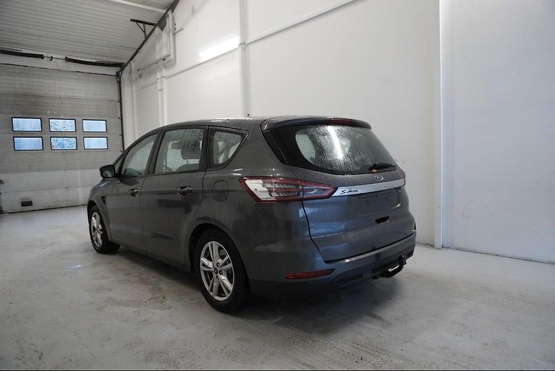 Ford S-MAX  2,0 TDCI 110kW AUTOMAT - fotka 7 z 35
