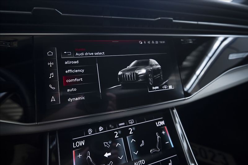 Audi Q7 3,0 TDI QUATTRO S-LINE 1. MAJ - fotka 49 z 51