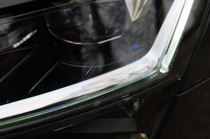 Škoda Superb TDI 110 kW Kůže Matrix Canton - fotka 9 z 38