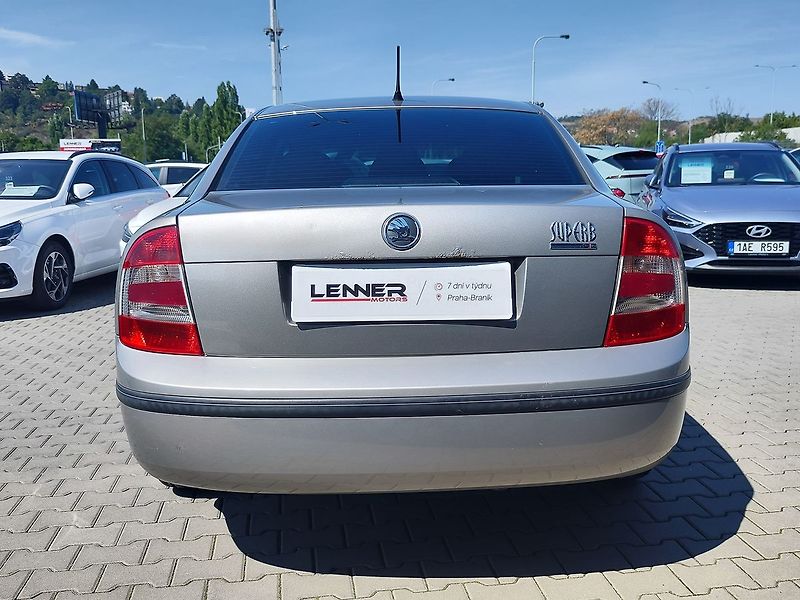 Škoda Superb 2.0 TDI/103kW Comfort - fotka 6 z 24