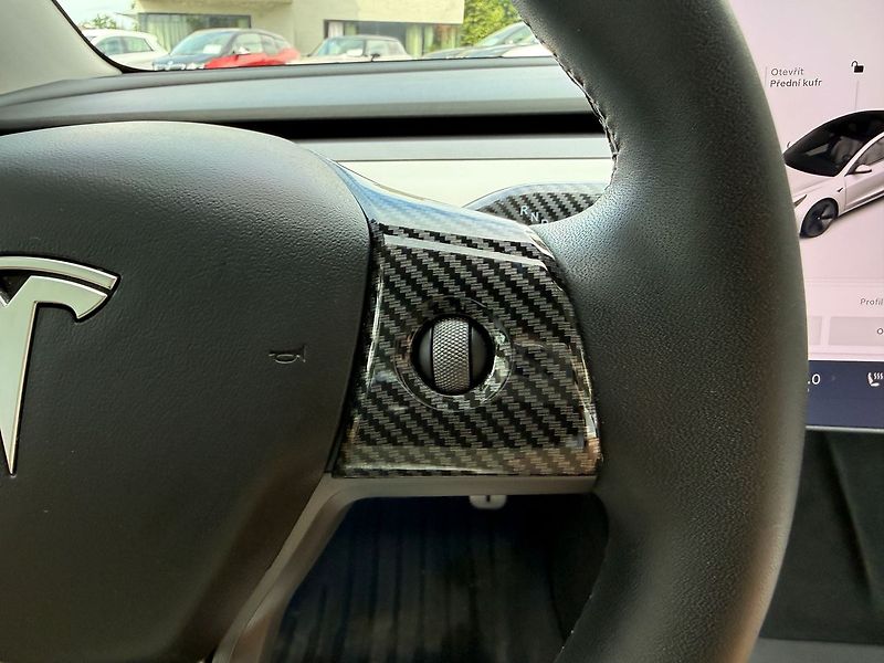 Tesla Model 3 Long Range AWD - fotka 32 z 41