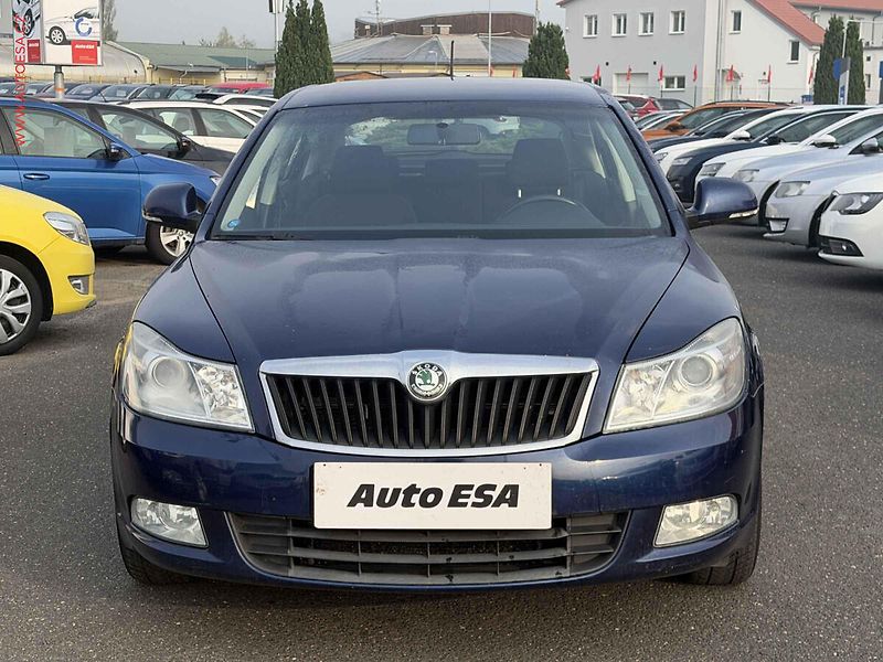 Škoda Octavia (2011) 1.6 TDi, ČR, AC, temp - fotka 2 z 16