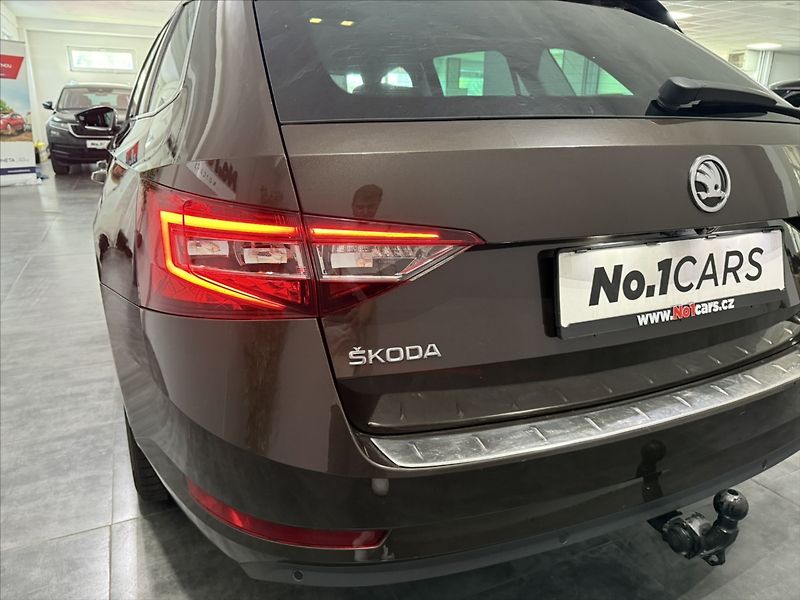 Škoda Superb 2,0   TDI 110kW STYLE 4x4 TAŽN - fotka 40 z 47