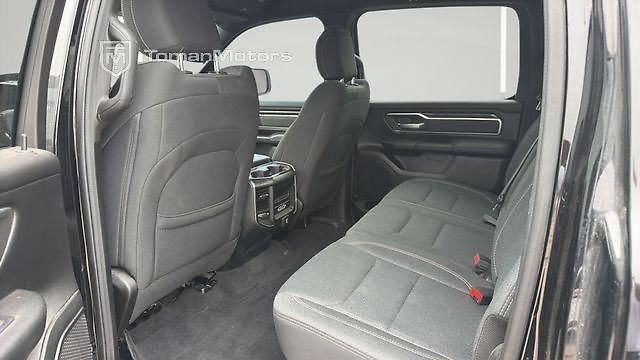Dodge RAM (2019) Big Horn HEMI, Night, 19 - fotka 7 z 9