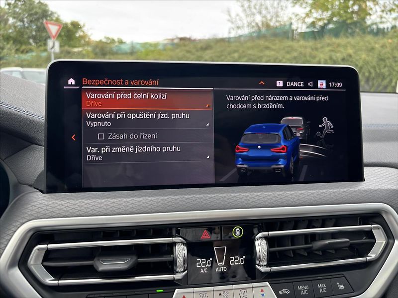 BMW X3 3,0 M40d 250kW WEBASTO PANORAM - fotka 28 z 49