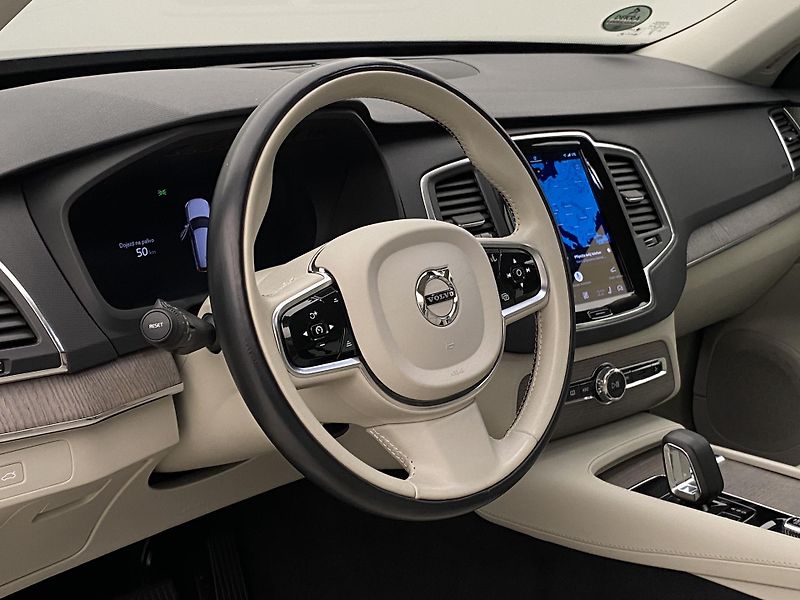 Volvo XC90 B5 AWD CORE AUT CZ 7M - fotka 21 z 63
