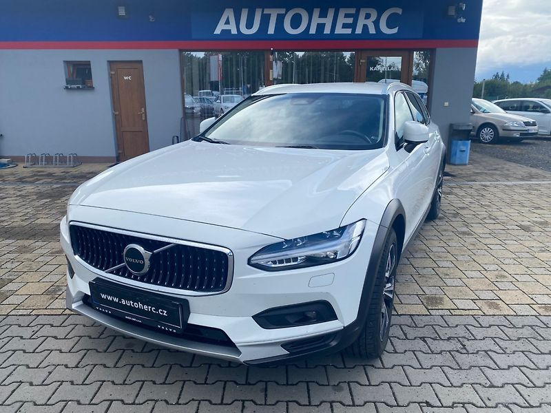 Volvo V90 (2022) 2.0 Cross Country PRO B5Hybrid - fotka 1 z 20
