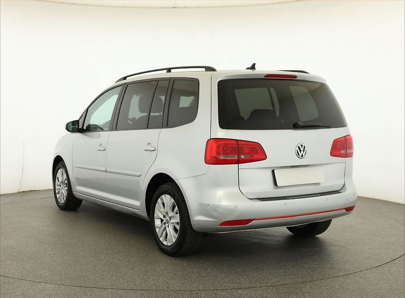 Volkswagen Touran (2013) 1.6 TDI, Automat, Serv.kniha - fotka 4 z 19