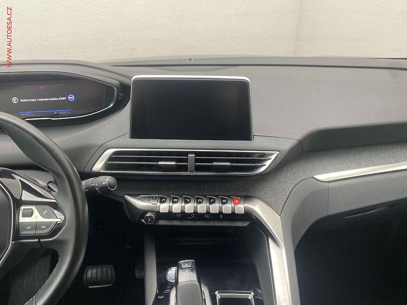 Peugeot 5008 (2019) 2.0 HDi, Allure, AT, LED - fotka 12 z 18