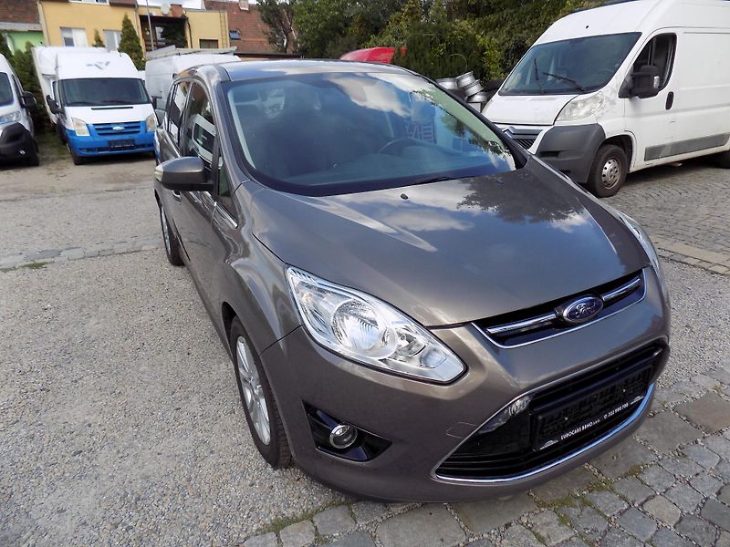Ford Grand C-MAX 2,2 TDCI 103 KW AUTO/AC, TEMP - fotka 4 z 45