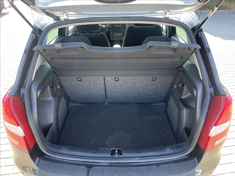 Škoda Fabia 1,4 i 16V 63kw Sportline Klima - fotka 10 z 42
