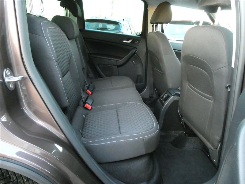 Škoda Yeti 1,2 TSi 81kW DSG Drive, xenony - fotka 22 z 41