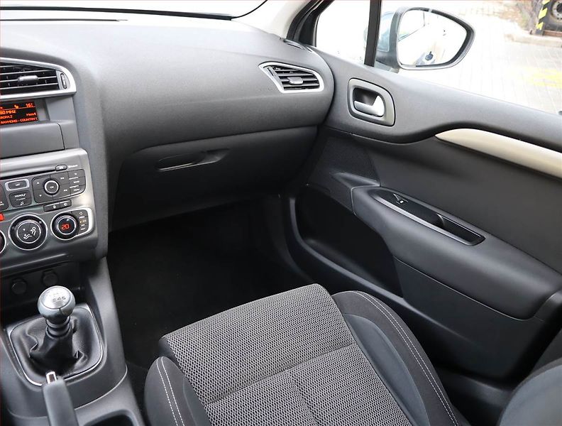 Citroën C4 (2014) 1.6 HDi, po STK, jezdí výborně - fotka 8 z 15