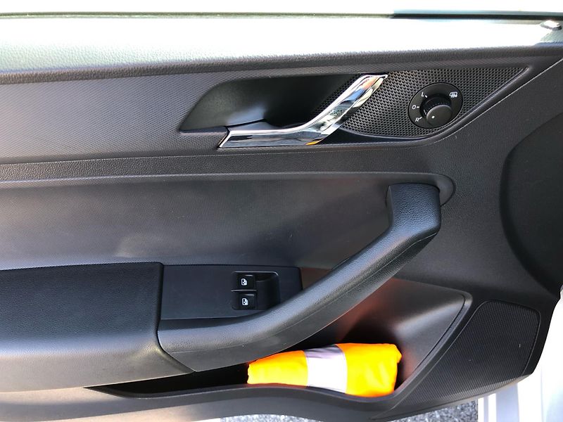 Škoda Rapid 1.2 TSi AMBITION - fotka 15 z 28