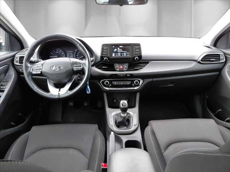 Hyundai i30 1,4   1.4T-GDi Start Plus - fotka 17 z 24