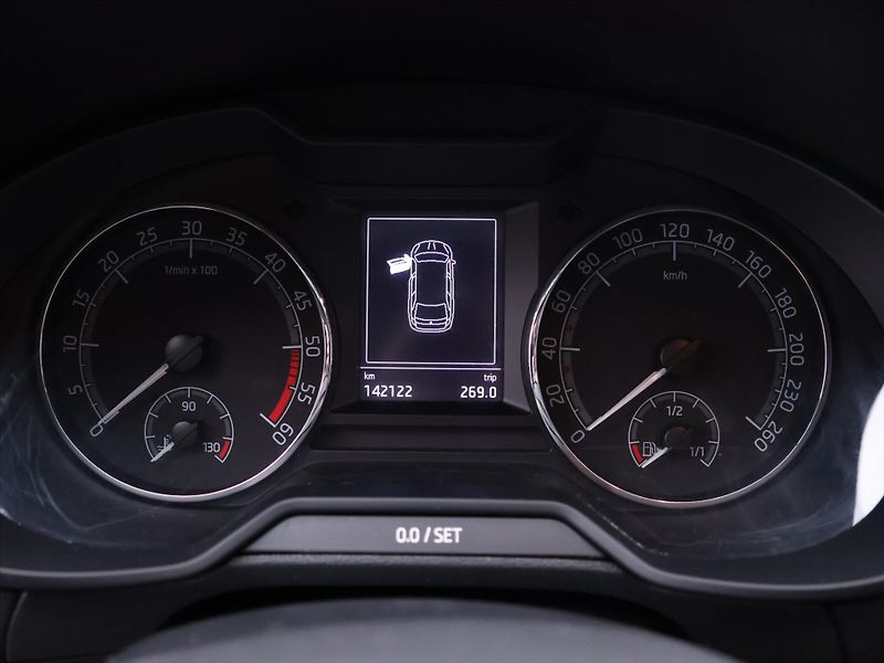Škoda Octavia 1,6 TDI 85kW Ambition Fresh CZ - fotka 14 z 26