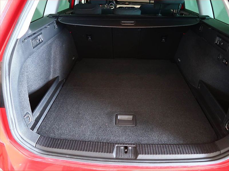 Volkswagen Passat (2021) 2.0 TDI, Automat, Serv.kniha - fotka 14 z 20