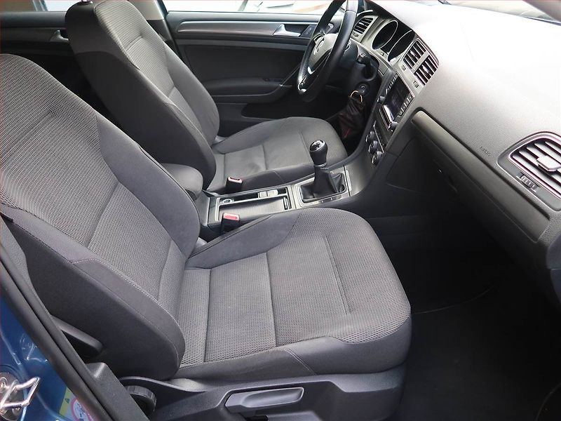 Volkswagen Golf (2013) 1.6 TDI, Serv.kniha, Navi - fotka 9 z 17