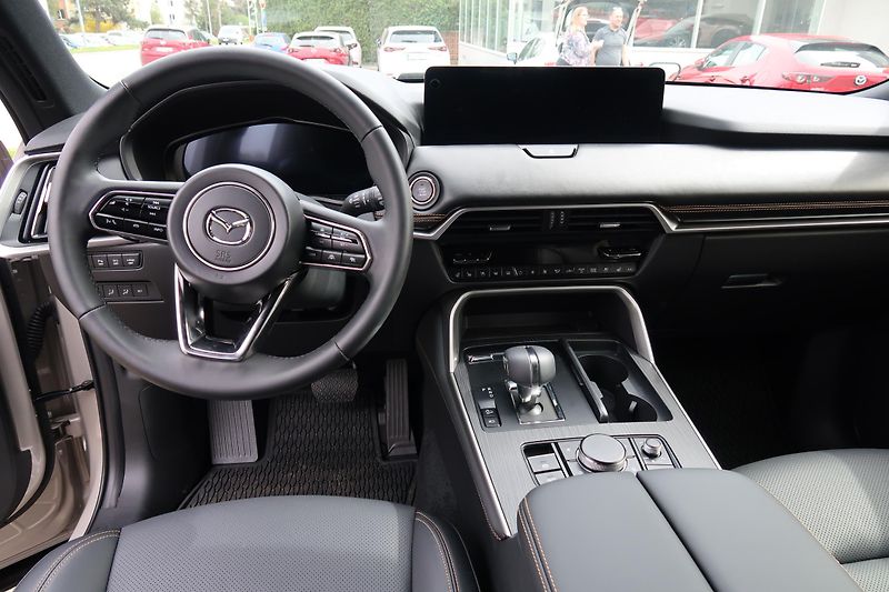 Mazda CX-80 (2026) 3,3 D254 AWD 8AT Homura Coso   - fotka 12 z 36