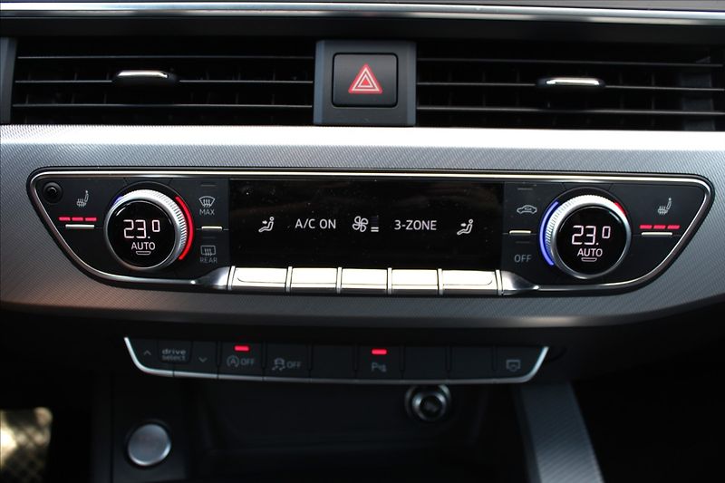 Audi A4 2,0 TDI  AUTOMAT,4x4,VIRTUAL - fotka 17 z 49