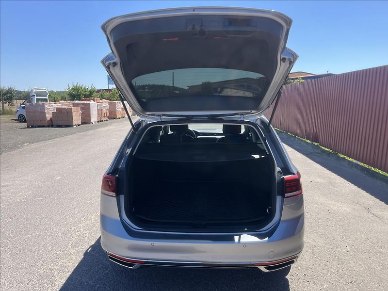 Volkswagen Passat 2,0 TDi 110KW DSG LED ELEGANCE - fotka 40 z 50