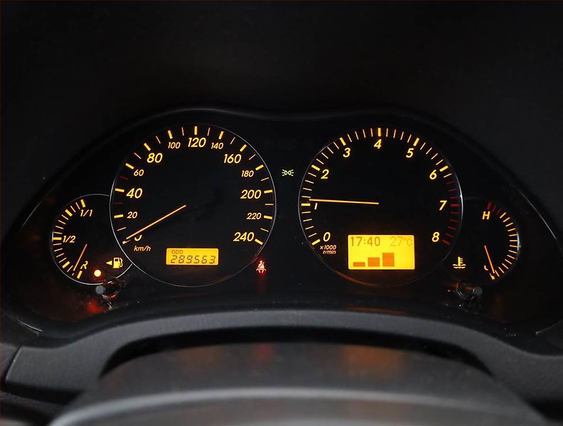 Toyota Avensis (2006) 1.8 VVT-i, po STK, Klima - fotka 9 z 13