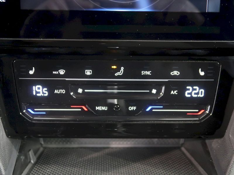 Volkswagen Passat (2022) ELEGANCE 2.0TDI EVO 110KW DSG - fotka 30 z 39