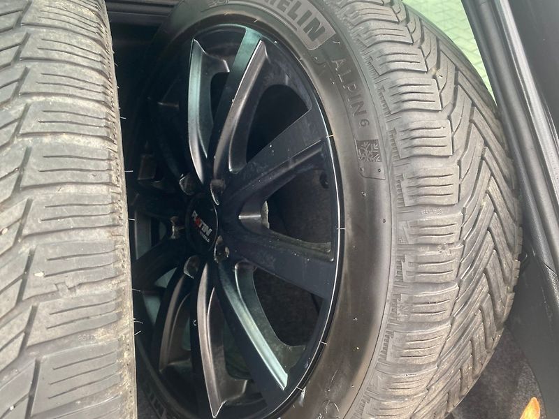 Škoda Octavia (2015) III Kombi 2.0 TDi RS 135 kW - fotka 16 z 23