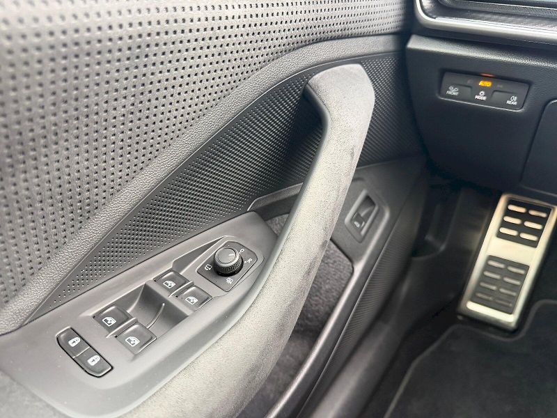 Škoda Superb (2025) 2.0 TDI 142kW 4x4 SportLine,2x - fotka 10 z 35