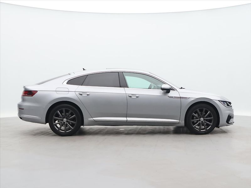 Volkswagen Arteon 2,0 TDi DSG R-line Pano - fotka 8 z 28