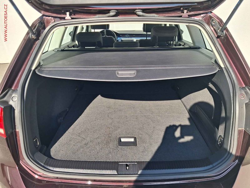 Volkswagen Passat (2017) 1.4 TSi, Comfortline, navi - fotka 7 z 19