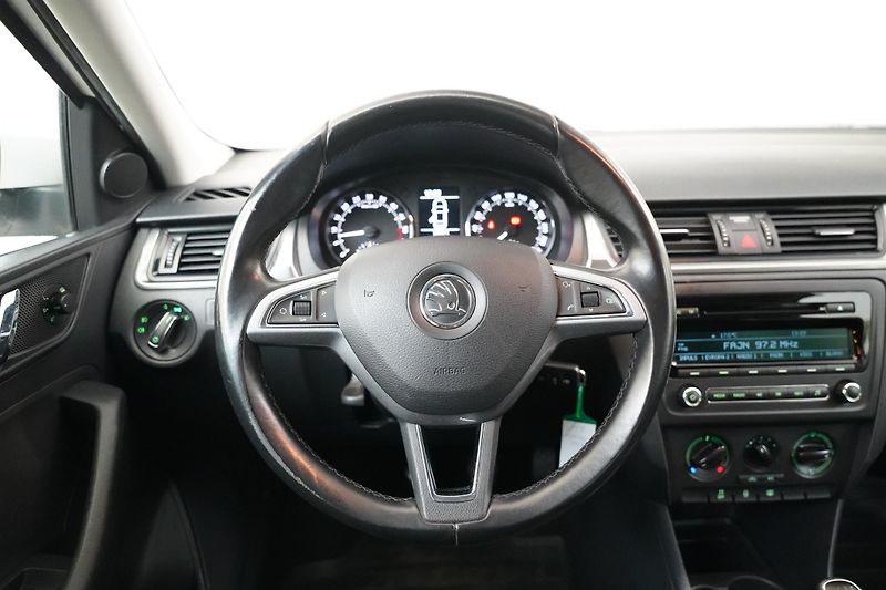 Škoda Rapid - fotka 16 z 23