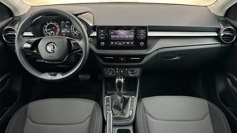 Škoda Fabia 1.0 TSI DSG Ambition - fotka 8 z 23