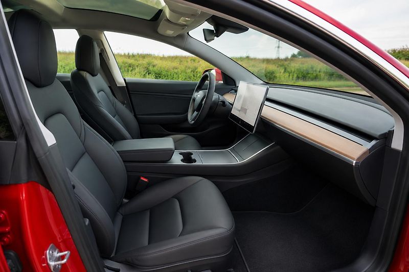 Tesla Model 3 (2020) LR AWD | DPH | 1. maj. ČR - fotka 12 z 19