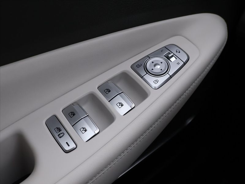 Hyundai Santa Fe 1.6 T-GDI HEV 4x4 CZ Luxury 1. - fotka 15 z 30
