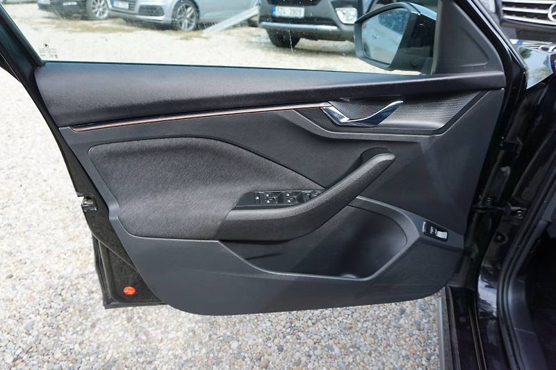 Škoda Kamiq (2022) 1,0 81 kW - fotka 10 z 35