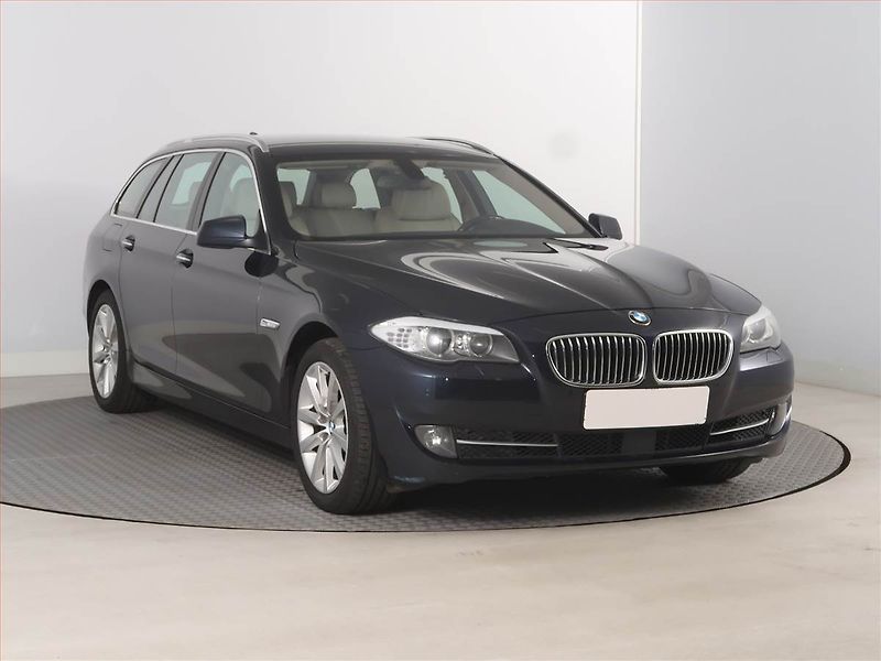 BMW Řada 5 (2010) 530d, Automat, Navi, Bi-Xenony - fotografie inzerátu