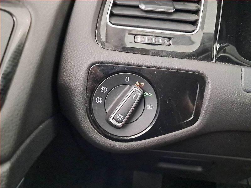 Volkswagen Golf (2015) Comfortline 2.0 TDI, Automat - fotka 20 z 22