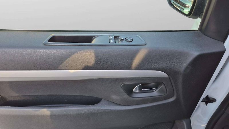 Fiat Scudo L1H1 2.0Mjet 106kW/145k MT6 - fotka 16 z 52