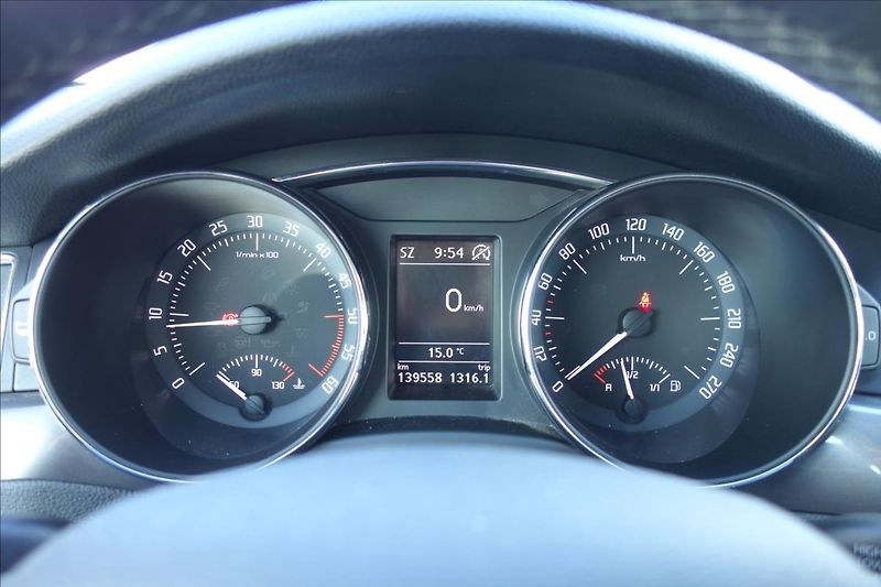 Škoda Superb 2,0 TDi 103KW,ČR,ACTIVE,4x4. - fotka 31 z 35