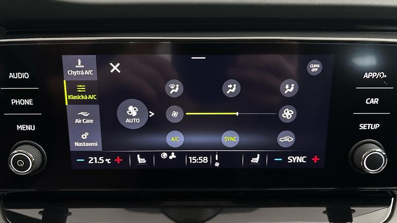 Škoda Octavia 1.5 TSI Ambition - fotka 24 z 25