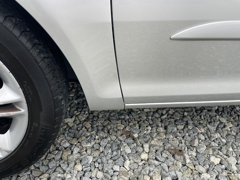 Opel Corsa 1.2i 80PS 141000KM KLIMA STK!! - fotka 18 z 169