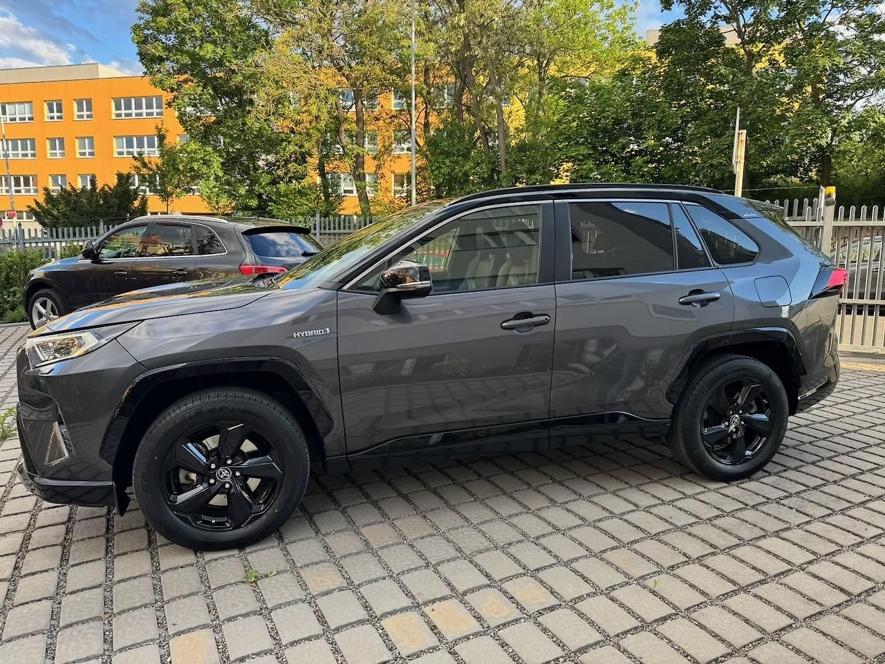 Toyota RAV4 2.5HEV 222k 4x4 - REZERVOVANO