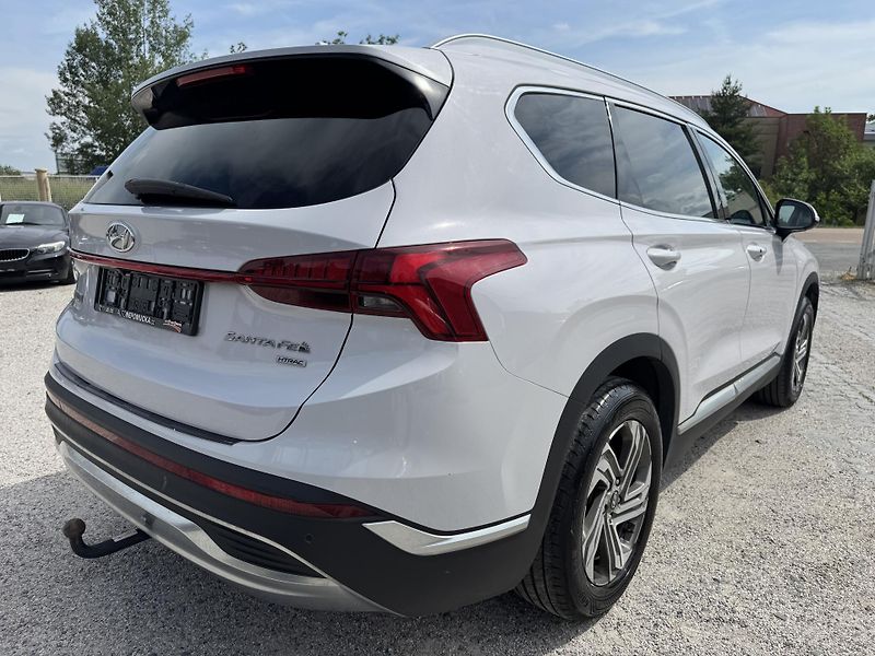 Hyundai Santa Fe (2021) 2.2.CRDi, 4x4, AT, 7 - míst.  - fotka 14 z 26