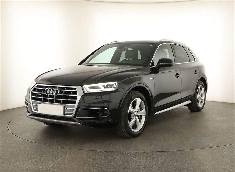 Audi Q5 (2020) 50 TDI - fotka 2 z 18