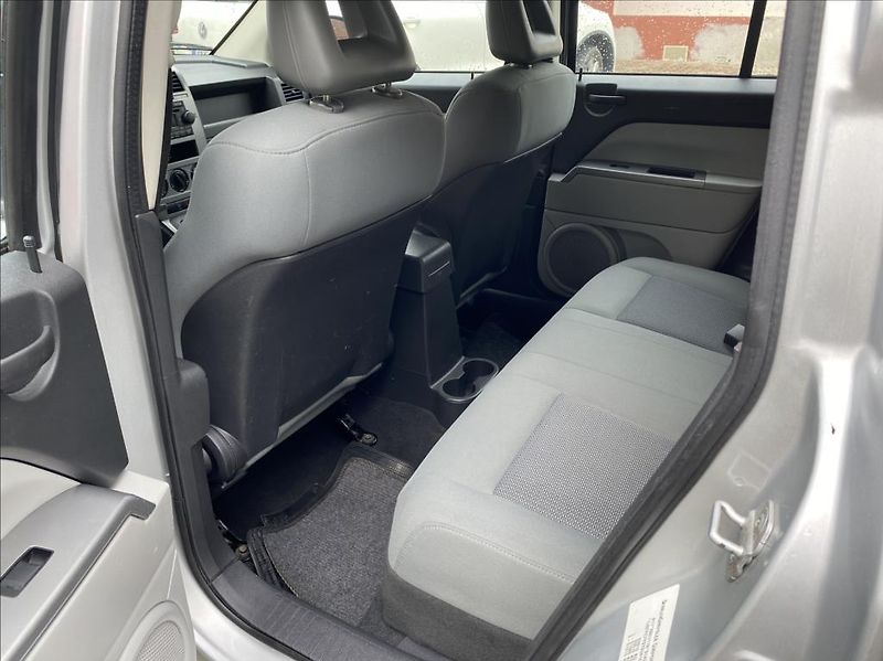Jeep Compass 2,0 CRD  LIMITED - fotka 13 z 32