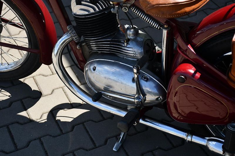 Jawa 250/11 Pérák (1948) - fotka 16 z 19