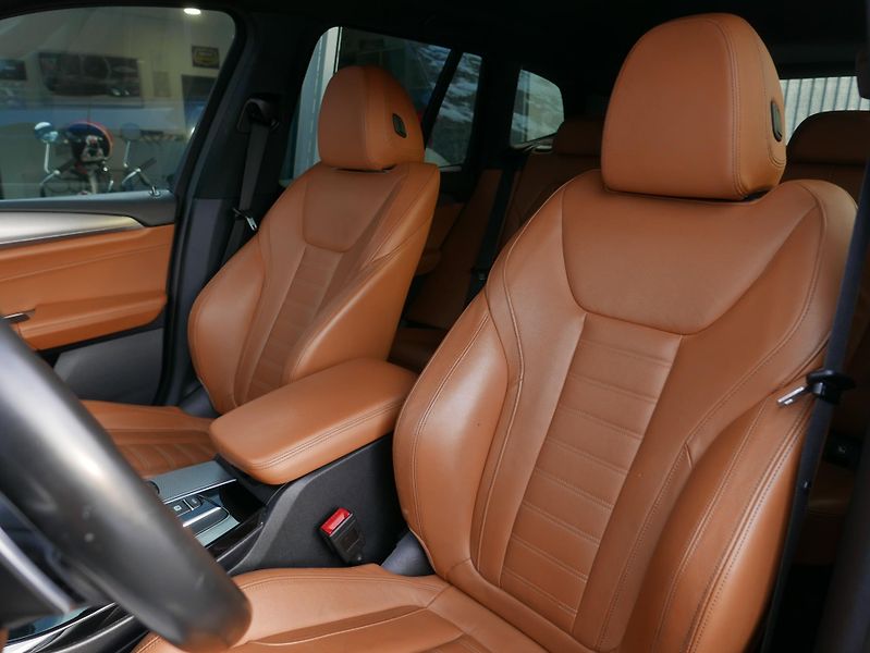BMW X3 xDrive 20d REZERVACE - fotka 22 z 43