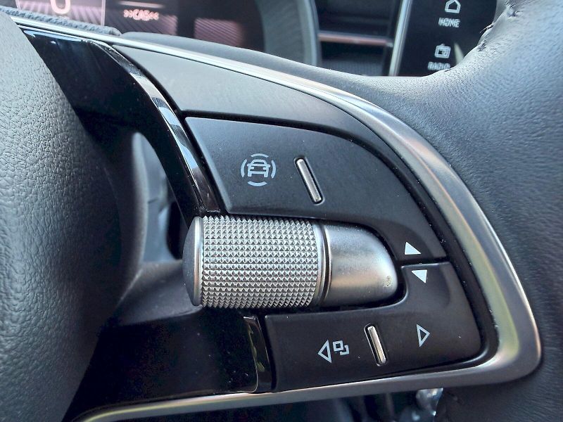 Škoda Kamiq (2025) 1.0 TSI 85kW Top Selection - fotka 13 z 35